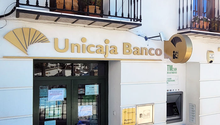 oficina de Unicaja Banco en Frigiliana, Málaga