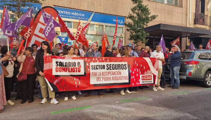 Concentracio?n en la sede de UNESPA (21/04) - Salario o conflicto