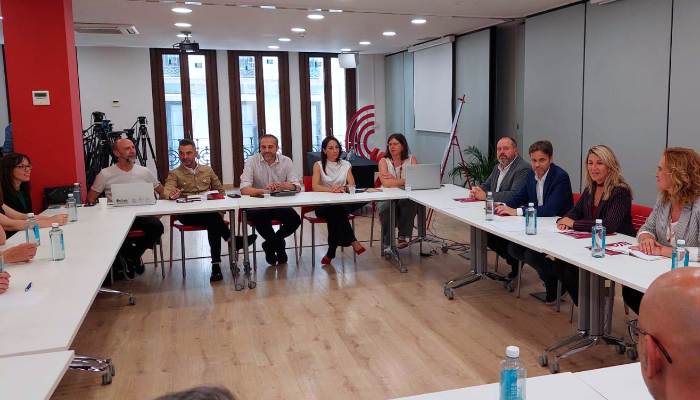 Foto de la reunión con Yolanda Díaz 