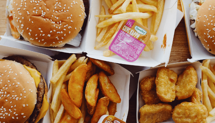 foto de comida patatas fritas, hamburguesa