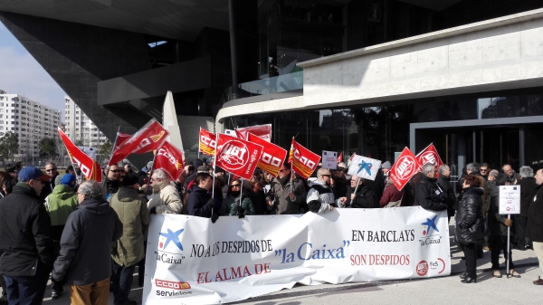 Concentración frente a Caixa Forum de Zaragoza contra el ERE en Barclays
