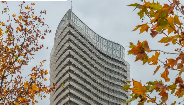 Edificio llamado Torre del agua en la ciudad de Zaragoza cerca del ro Ebro ( Aragn, Espaa)