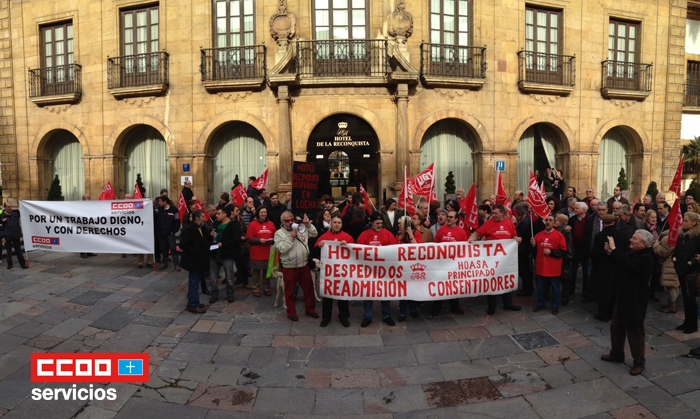 trabajadores hotel reconquista concentrados en defensa de su empleo