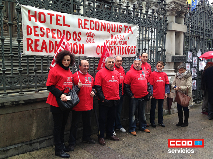 Trabajadores del hotel reconquista de oviedo frente a la junta general del principado