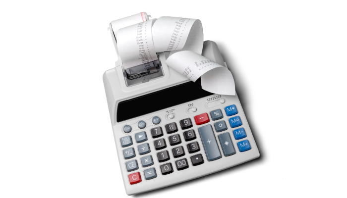 imagen de una calculadora con impresión cinta papel enrollada