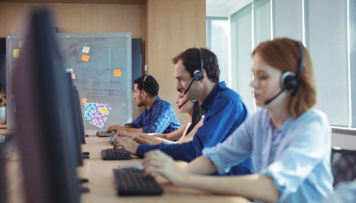 trabajando en un call center