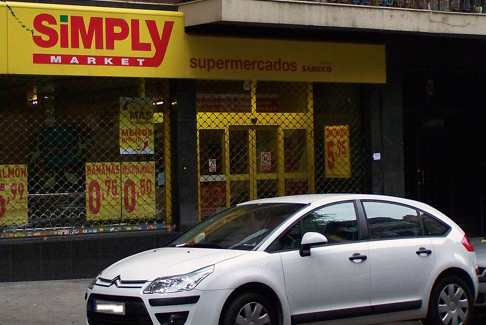 Tienda Simply. Comercio