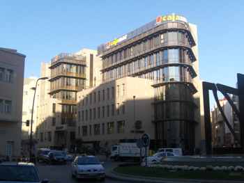 Edificio Cajamar Almeria. Cajas Rurales negocian convenio