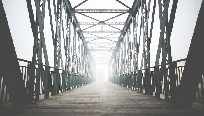 Luz al final del puente