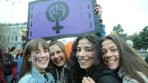 Asistentes a concentracion feminista en Cibeles. Madrid
