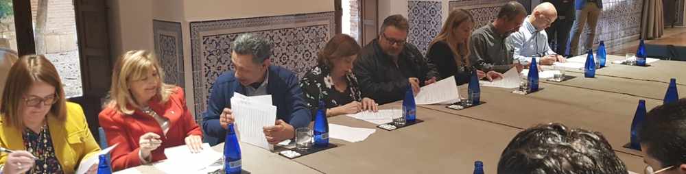 Firma convenio paradores