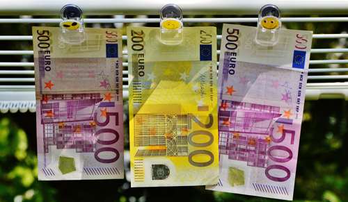 Dinero Euro. Gestión irregular